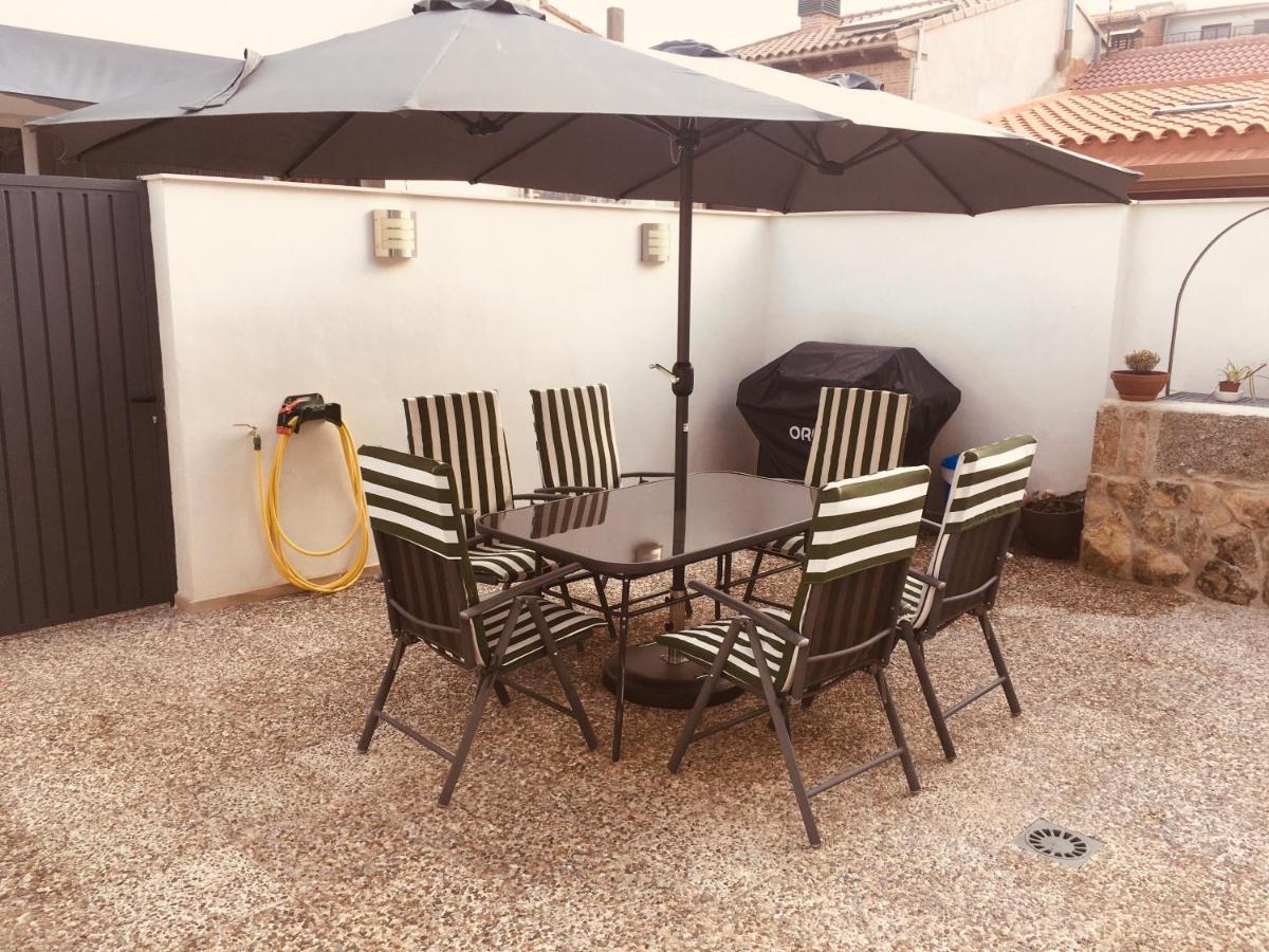 Acogedora Casa Con Patio En El Tiemblo Apartment Ngoại thất bức ảnh